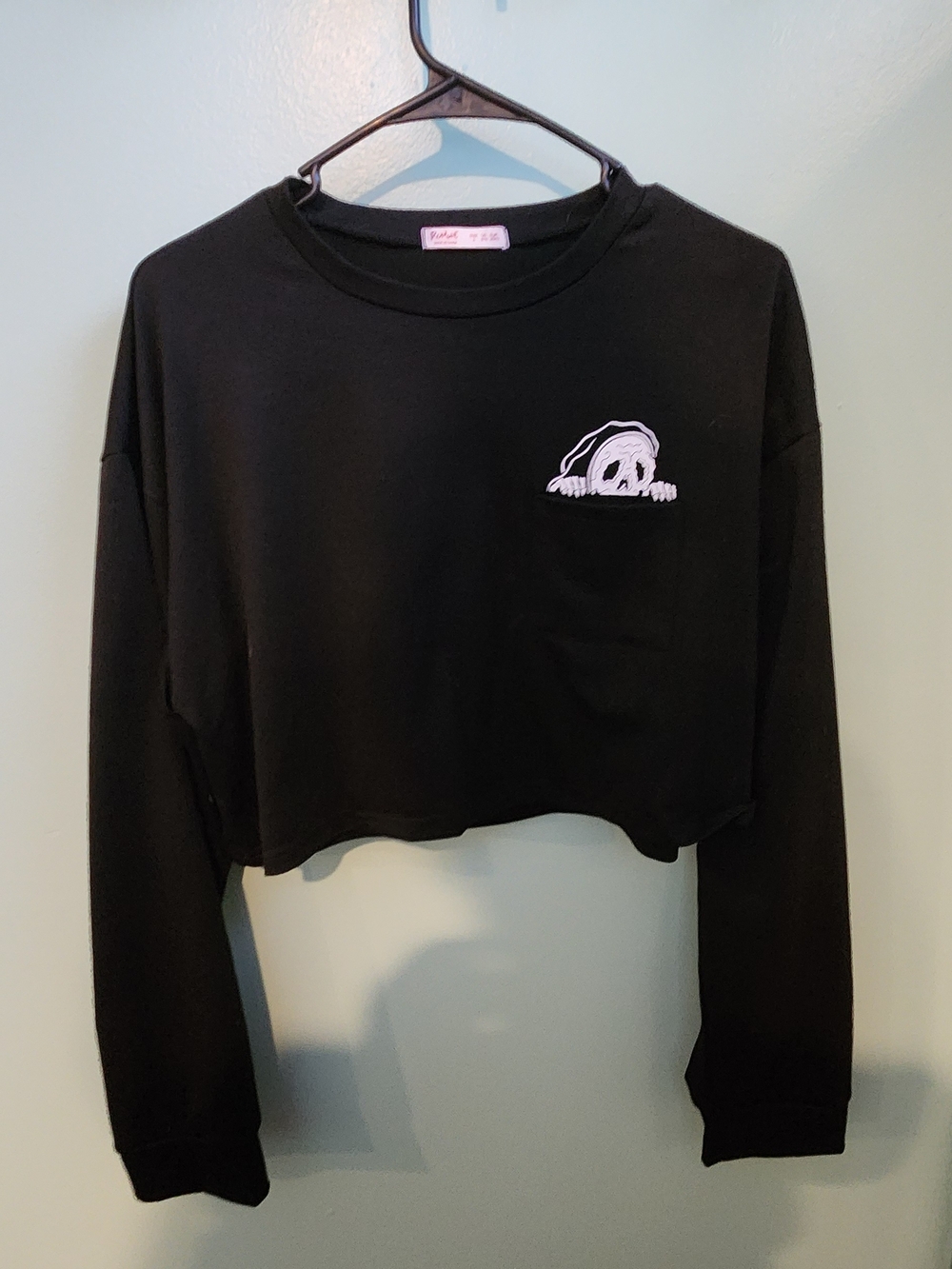 ROMWE Black Crewneck Long Sleeve Crop Top